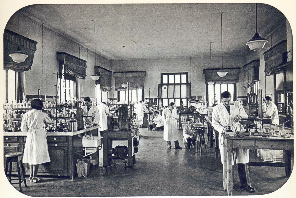 Laboratorio di ricerche chimiche, anni Quaranta, Archivio storico Carlo Erba
